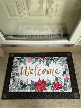 FLOMO Holiday Essentials Door Mat Entryway Welcome Mat Pointsettia 17” x 30”